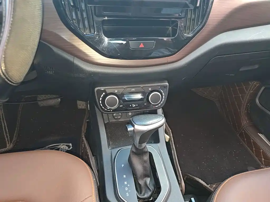 FAW Senya R7 2017 2016 1.6L Automatic Luxury