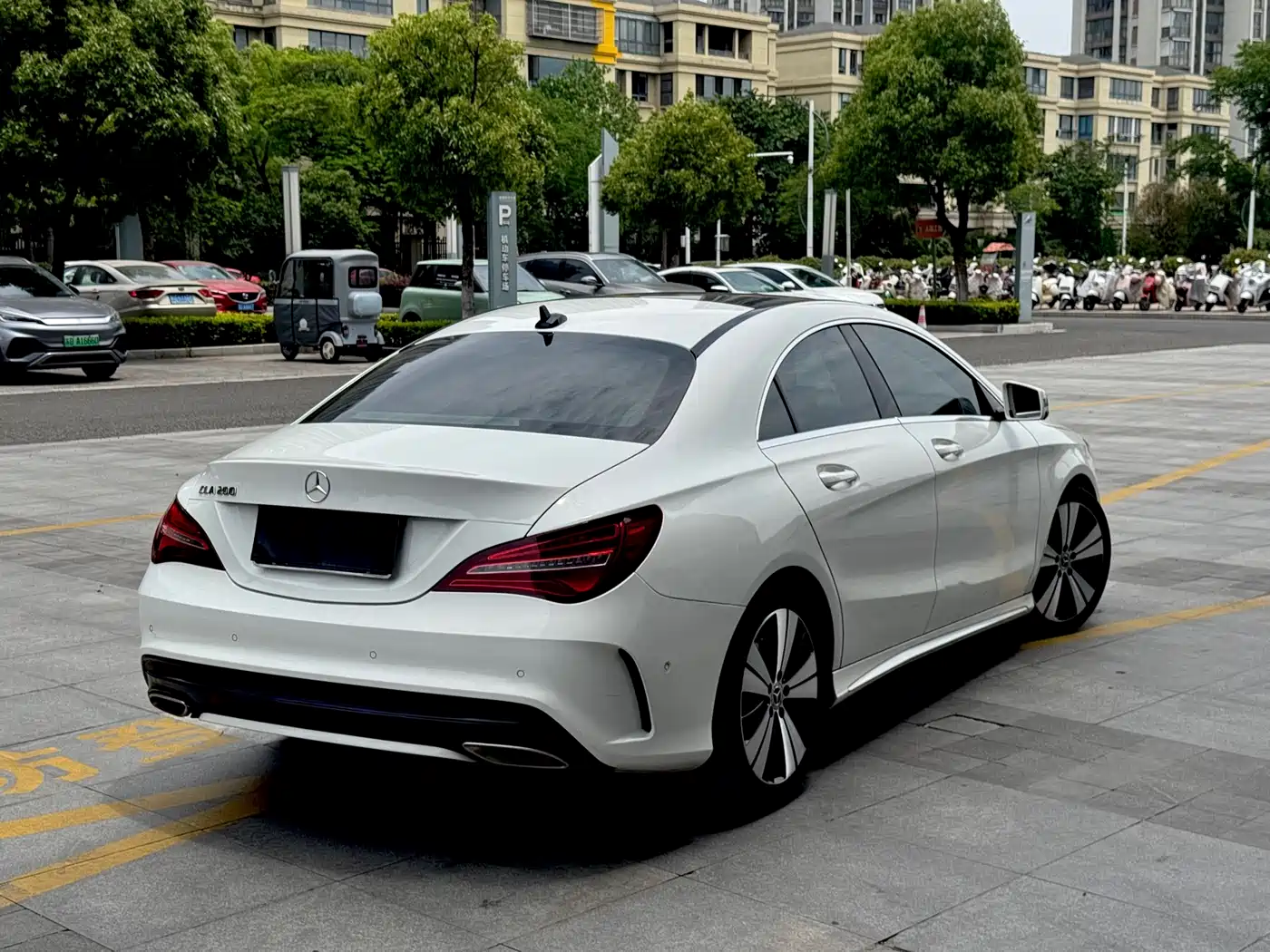 Mercedes-Benz CLA (Import) 2018 CLA 200 Fashion Edition фото 2