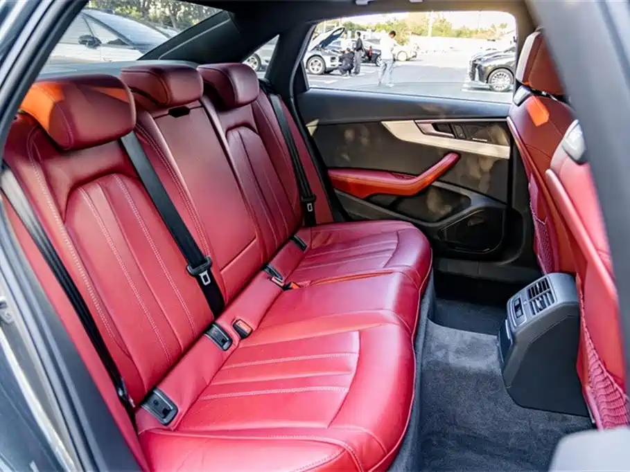 Audi A4L 2022 40 TFSI Luxury Dynamic фото 23