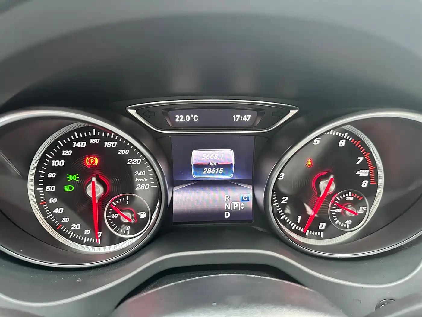 Mercedes-Benz GLA 2019 GLA 200 Dynamic фото 8