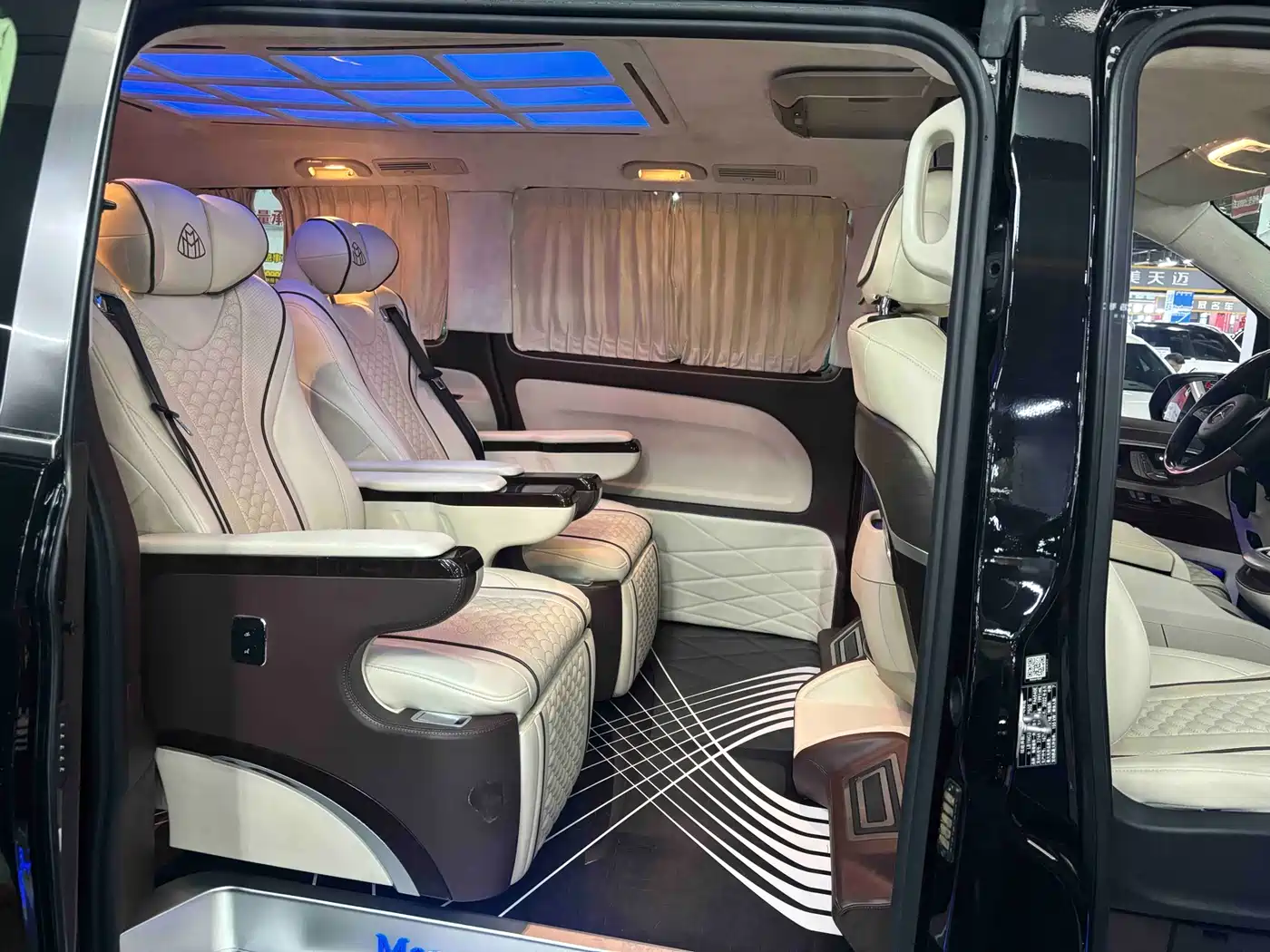 Mercedes-Benz Vito 2023 2.0T Elite 7-Seater фото 5