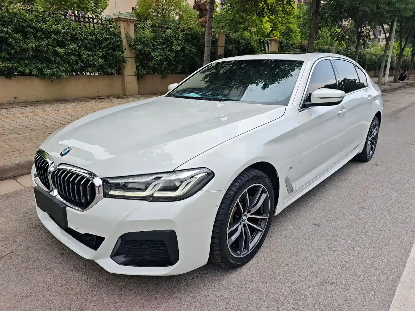 BMW 5 Series 2021 525Li M Sport Package фото 3
