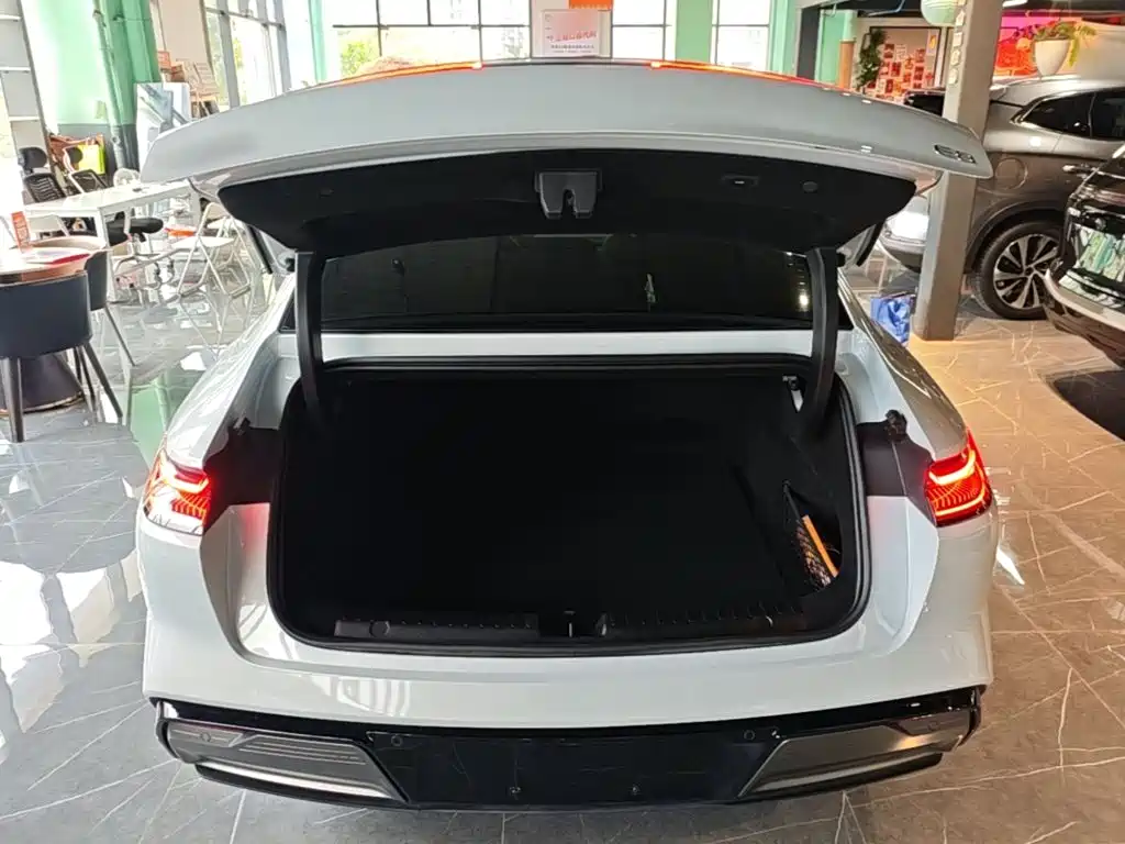 Geely Galaxy Galaxy E8 2024 2024 550km RWD MAX