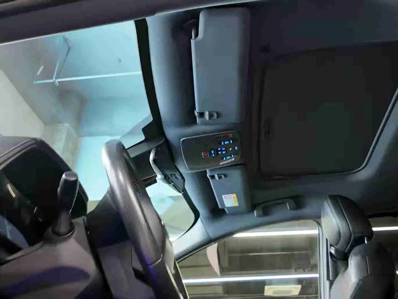 Toyota Sienna 2021 2.5L Hybrid Ultimate Edition фото 15