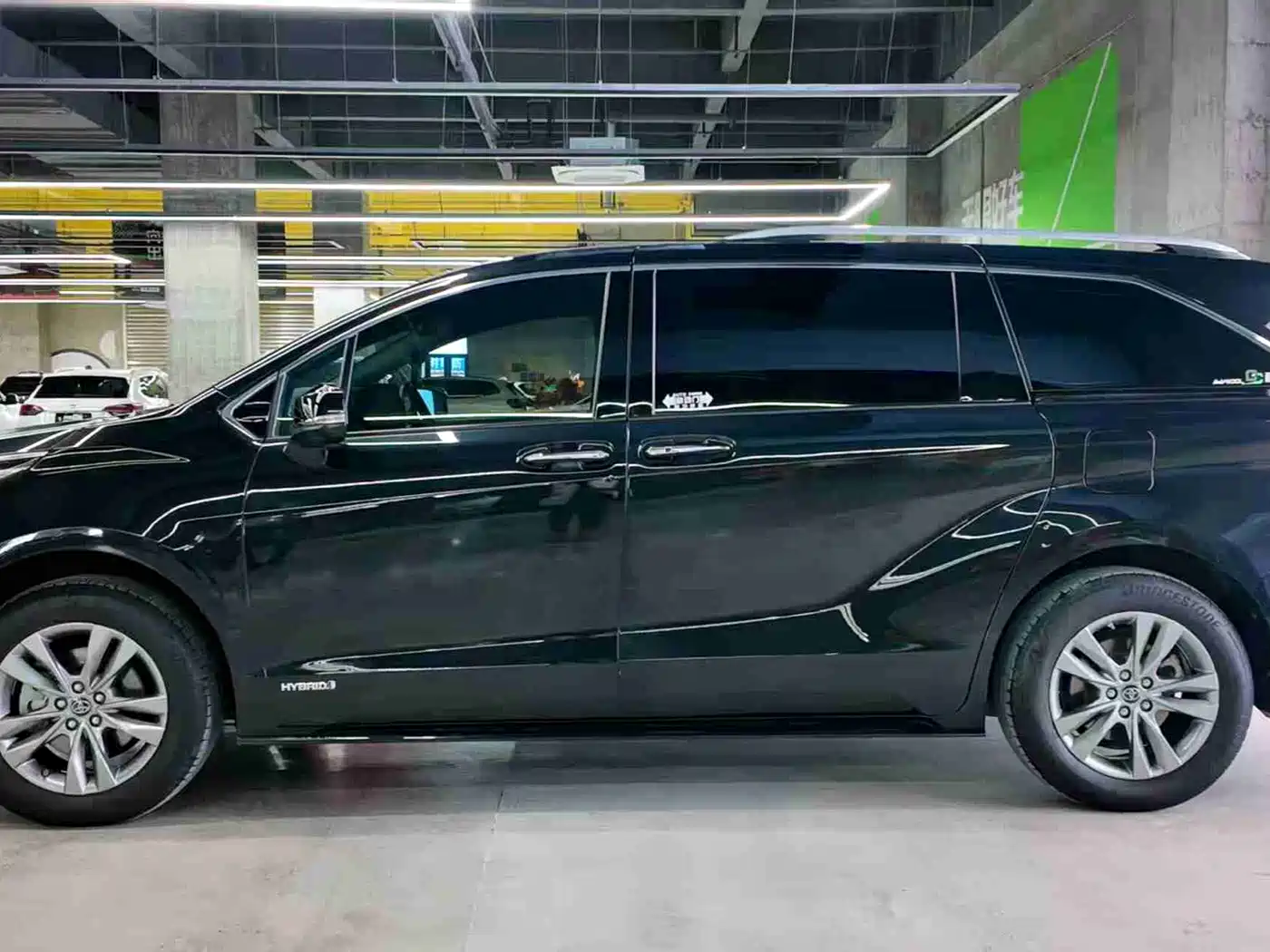 Toyota Sienna 2021 2.5L Hybrid Ultimate Edition фото 8