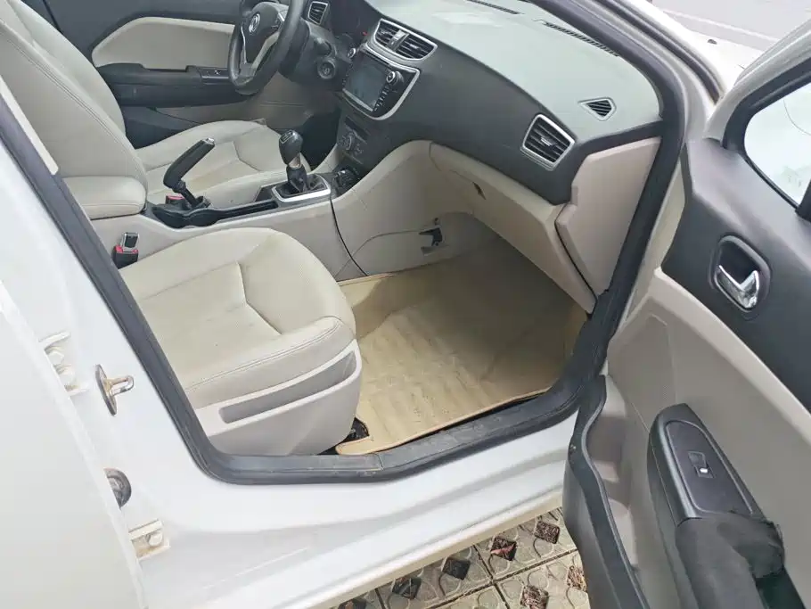 Dongfeng Aeolus L60 2015 2015 1.6L Manual New Dynamic Type