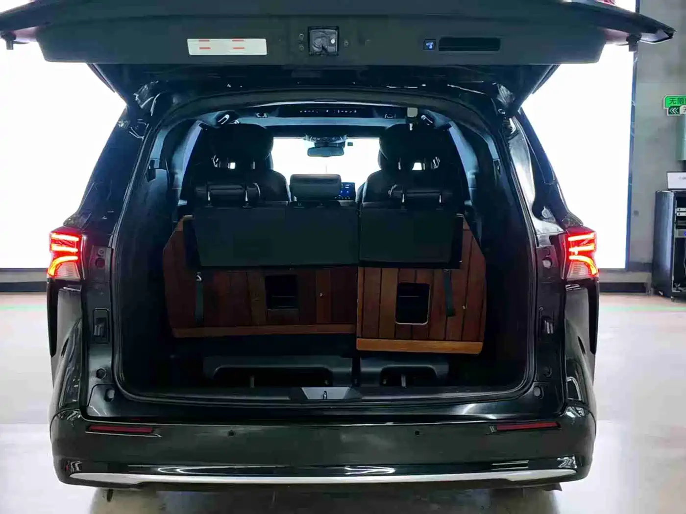 Toyota Sienna 2021 2.5L Hybrid Ultimate Edition фото 9