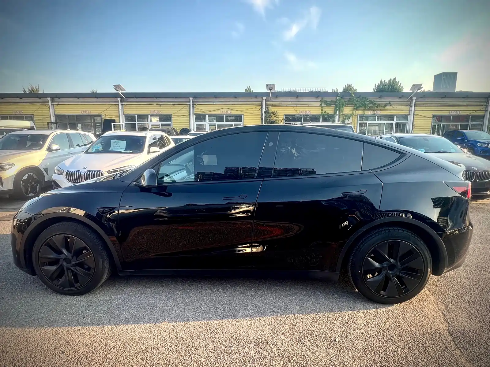 Photo 8 - Tesla Model Y