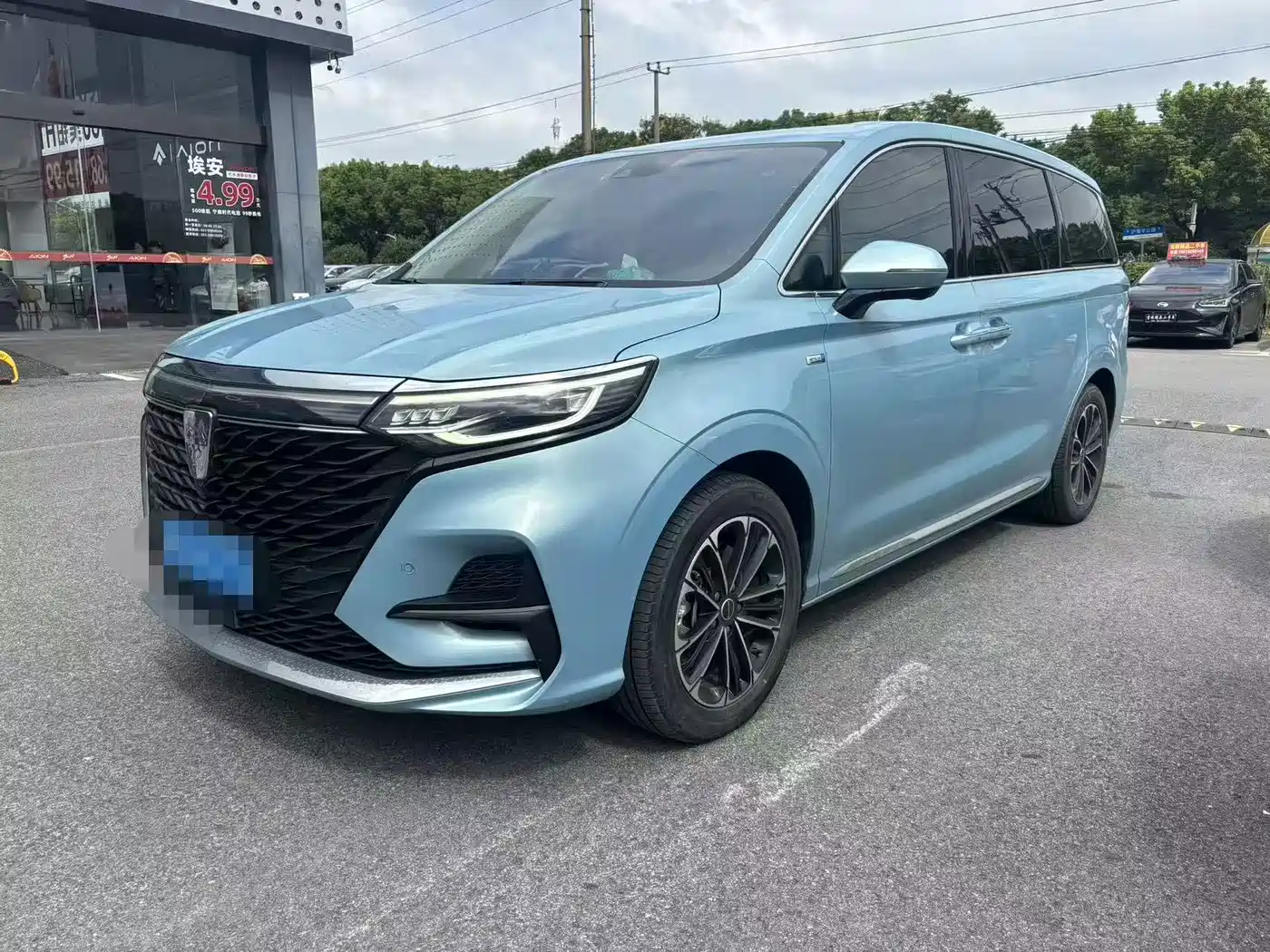 Фото 1 - Roewe iMAX8