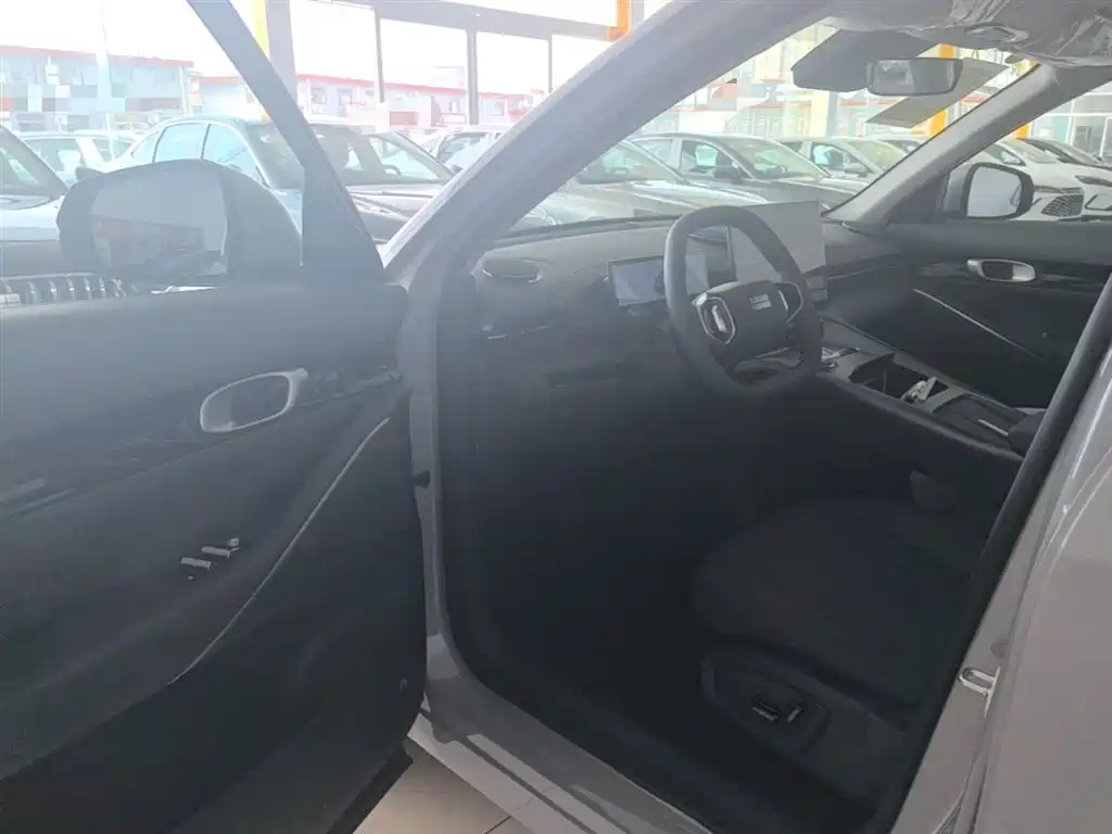 Geely Galaxy Galaxy E5 2026 530km Voyager Edition фото 16