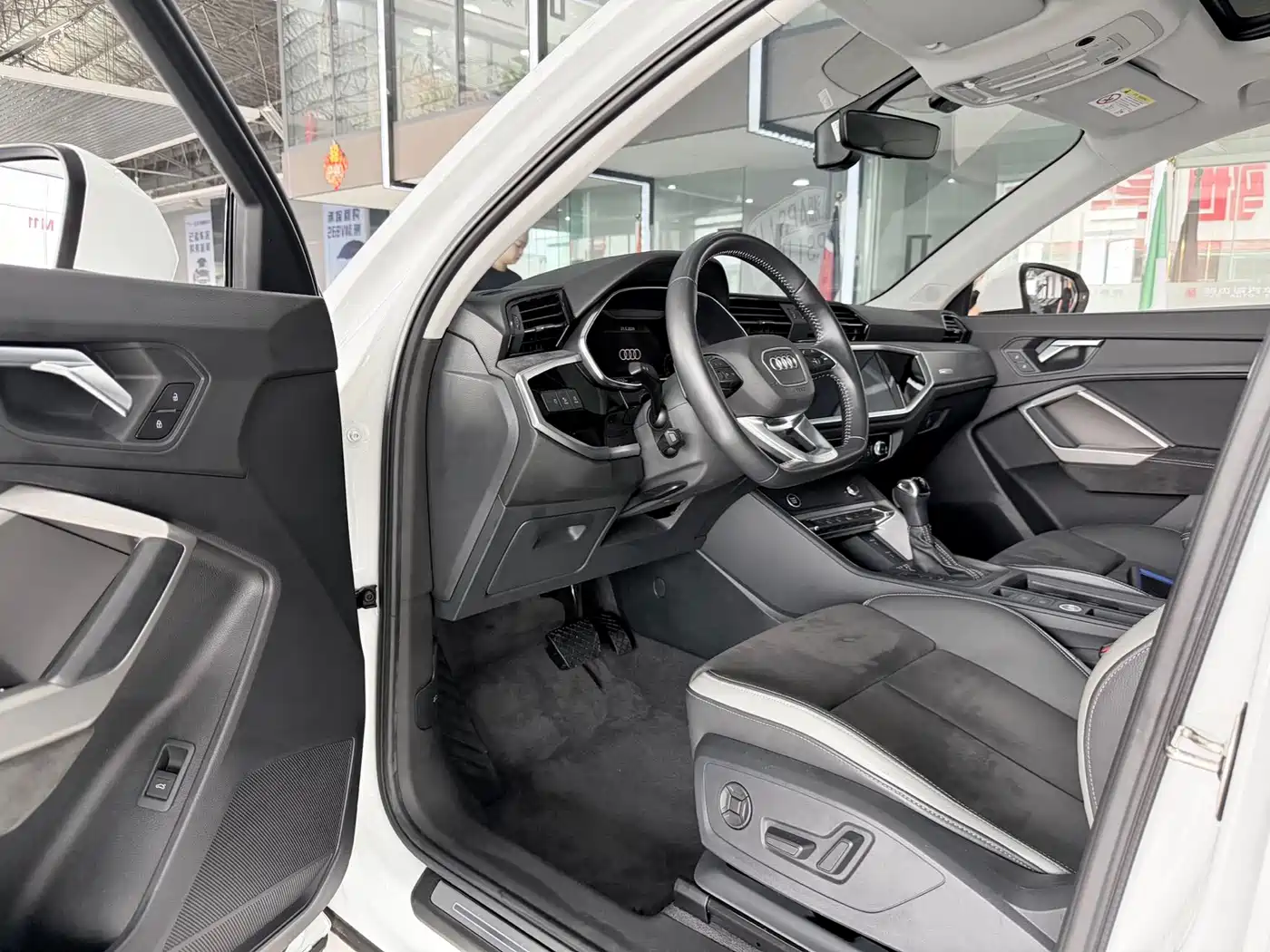 Audi Q3 2022 35 TFSI Fashion Dynamic фото 4