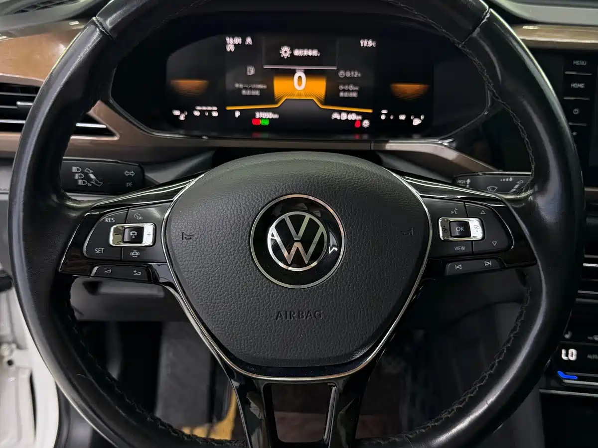 Volkswagen Tharu 2022 280TSI FWD Luxury Edition фото 16