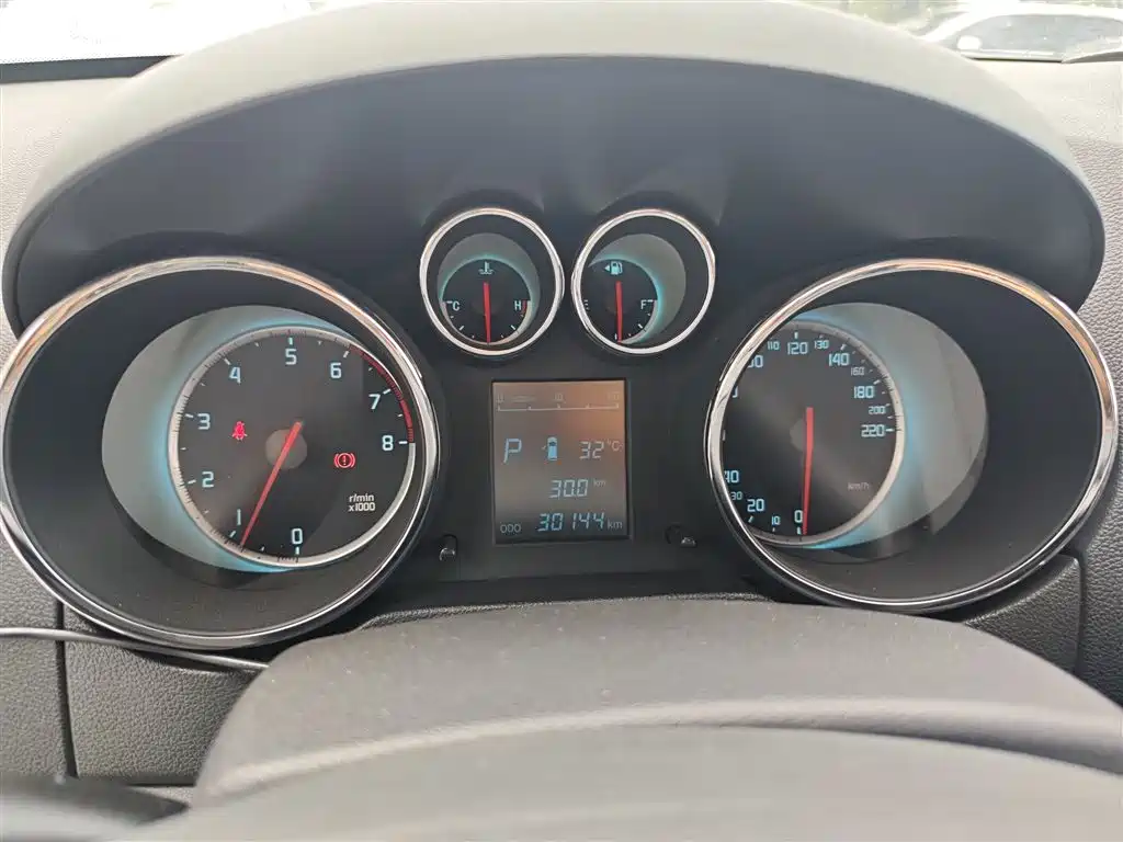 Changan CS35 2015 2015 1.6L Automatic Luxury (China V)