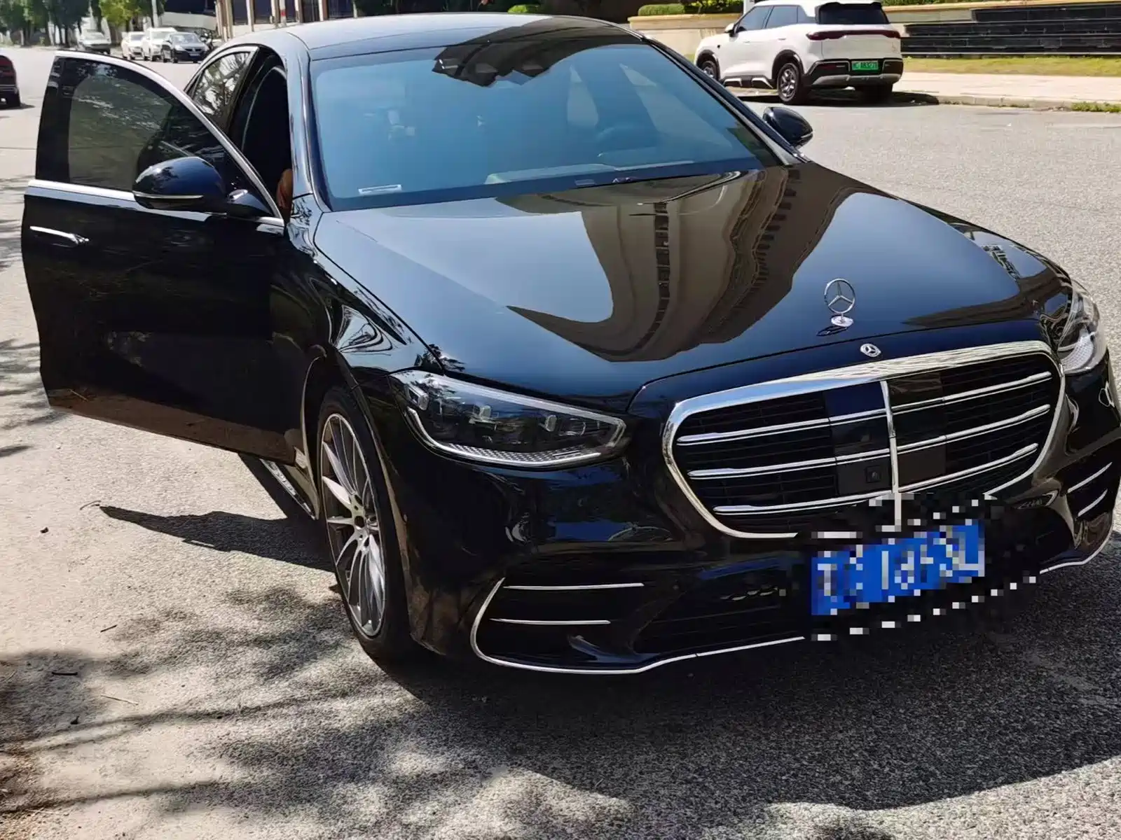 Photo 2 - Mercedes-Benz S-Class