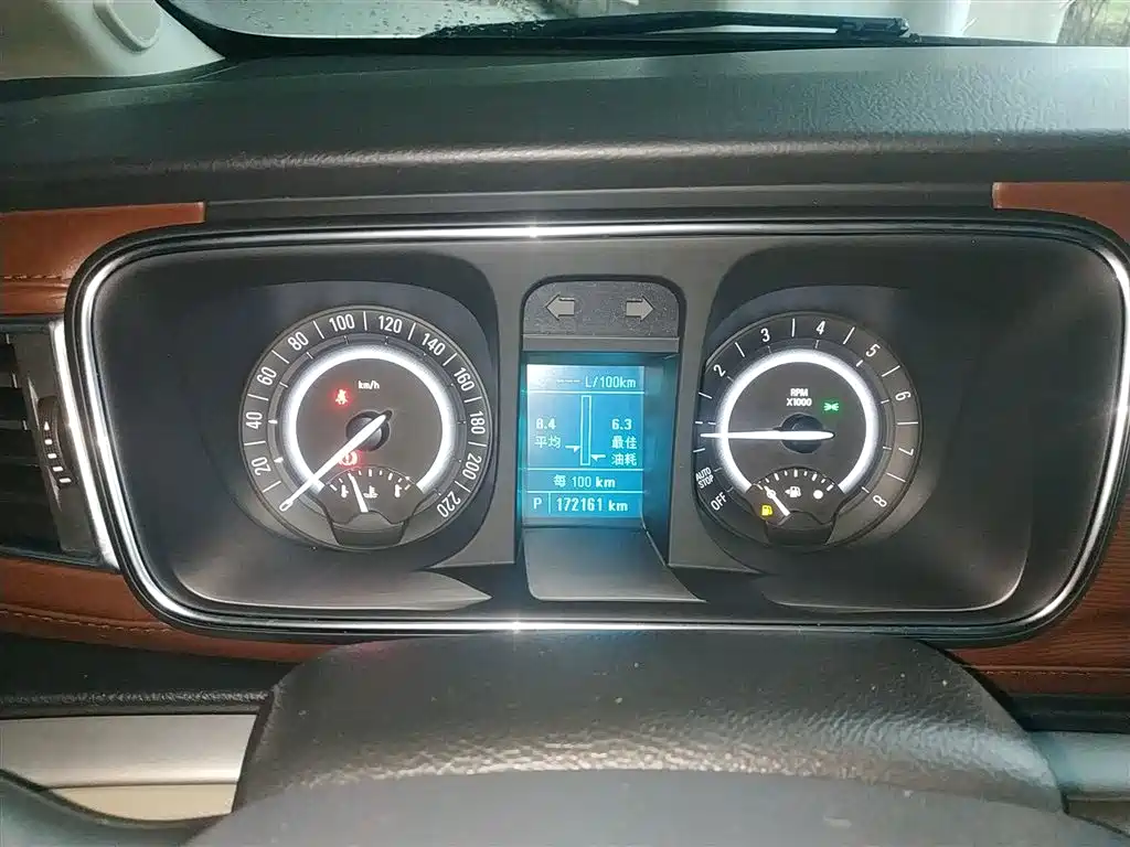 Buick GL8 2018 28T Premium Model China VI фото 9