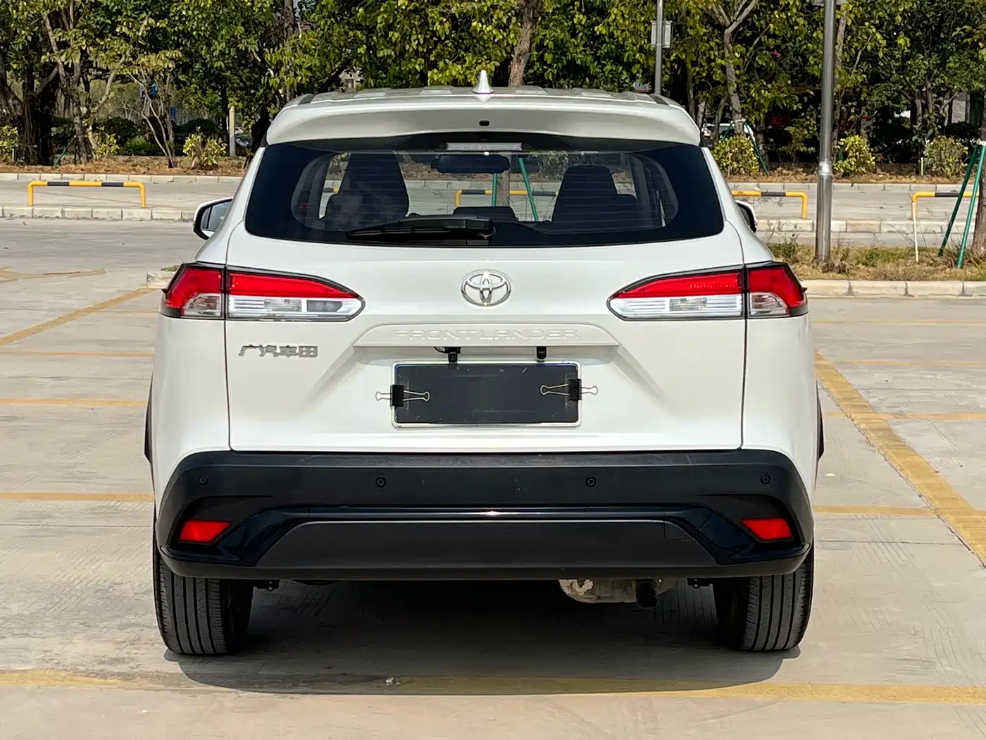 Toyota Frontlander 2023 2.0L CVT Leading Edition фото 20