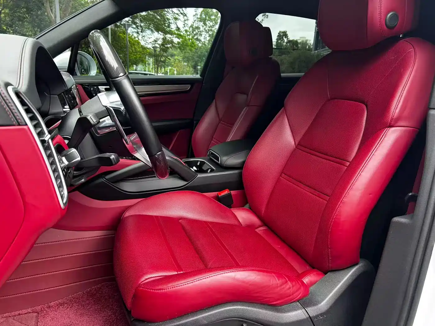 Porsche Cayenne New Energy 2022 Cayenne E-Hybrid 2.0T Platinum Edition фото 6
