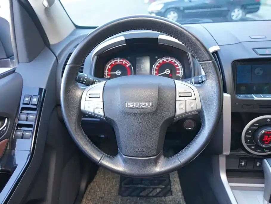 Isuzu mu-X Ranger 2017 2017 3.0T AWD Automatic Premium 7-Seater China V