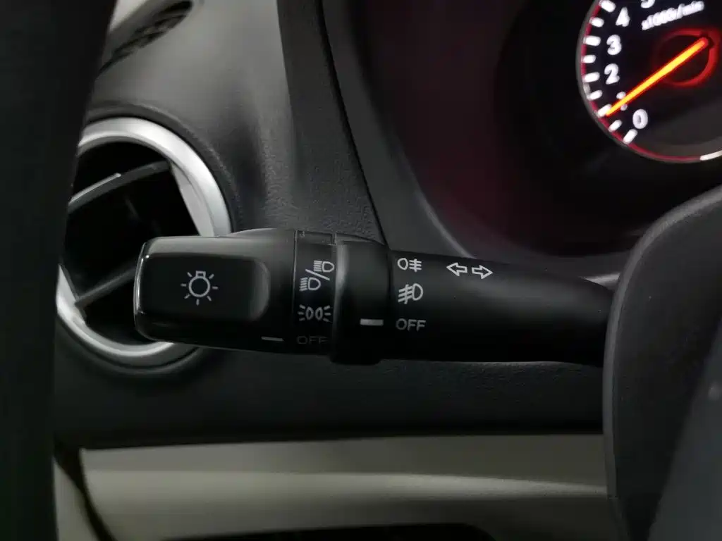 Changan Yuexiang V3 2019 2015 1.4L Manual Cozy (China V)