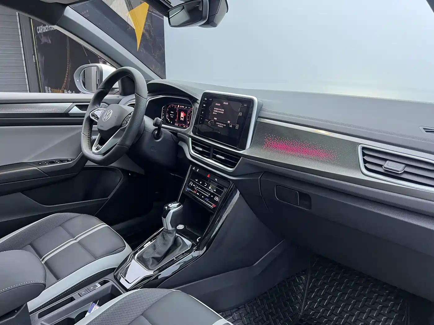 Volkswagen T-ROC 2025 2024 300TSI DSG 2WD Morning Light Edition