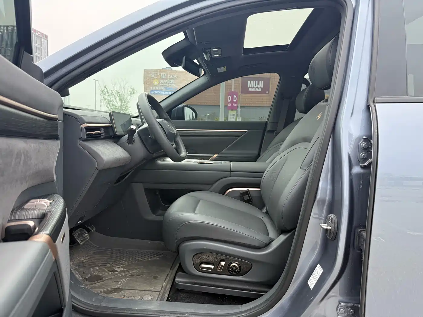 Dongfeng Yipai eπ008 2024 210Max Range Extender 6-Seater фото 4