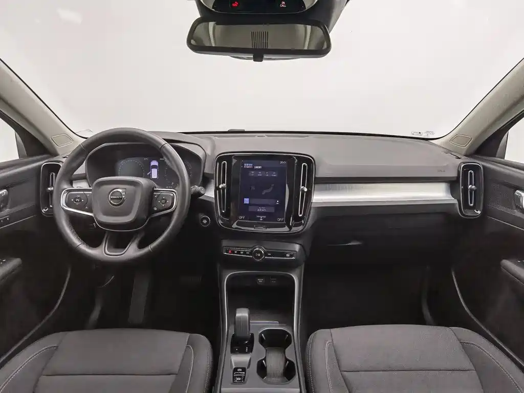 Volvo XC40 2021 2022 Model T4 AWD Smart Drive Fashion Edition