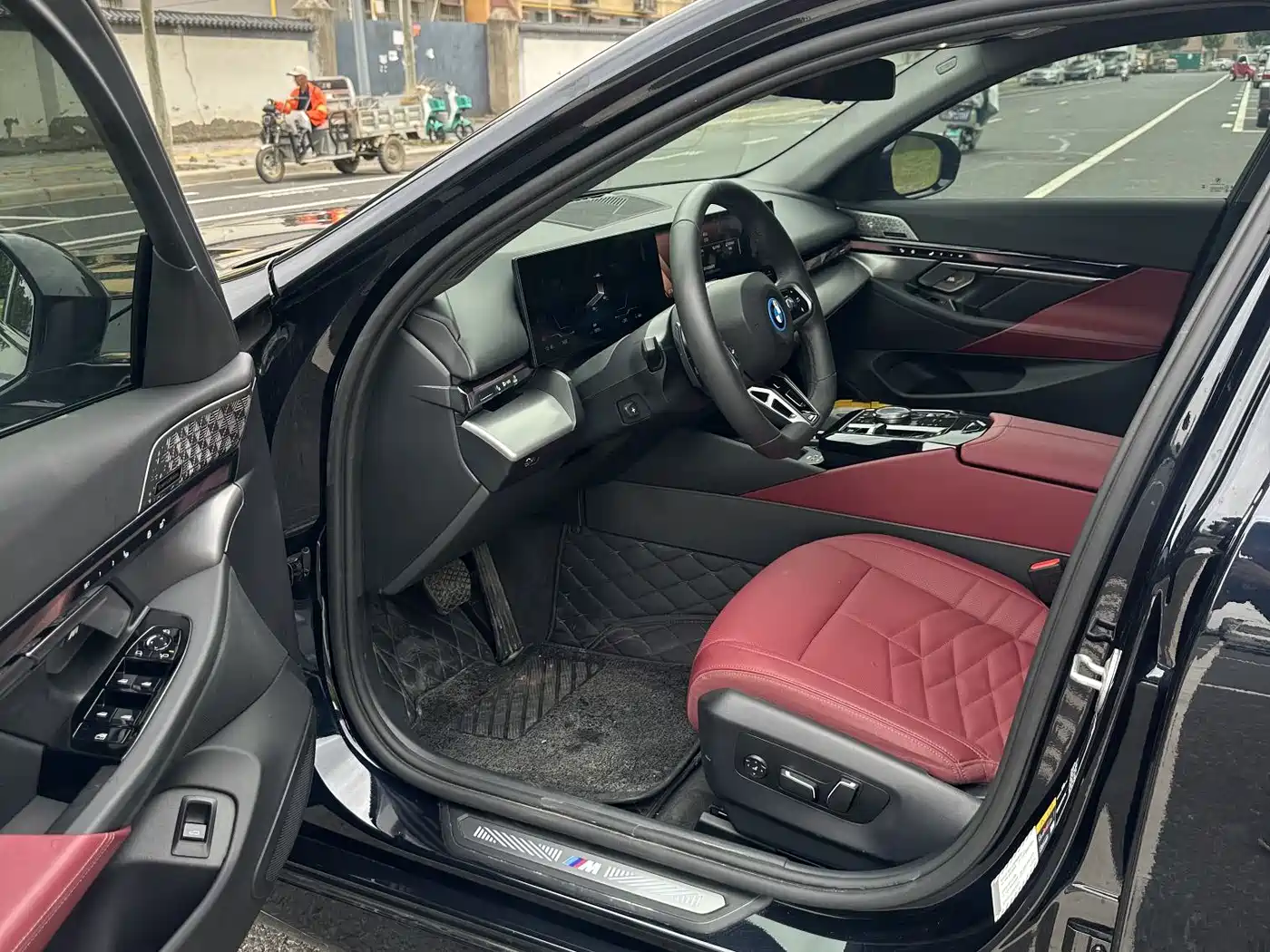 BMW i5 2025 eDrive 40L M Sport Package фото 4