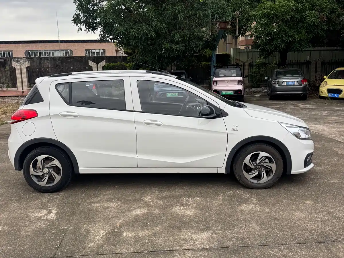 Фото 4 - Baojun 310