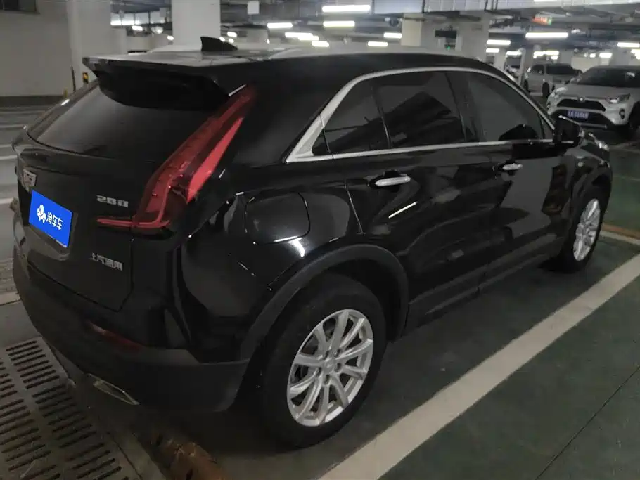 CADILLAC XT4