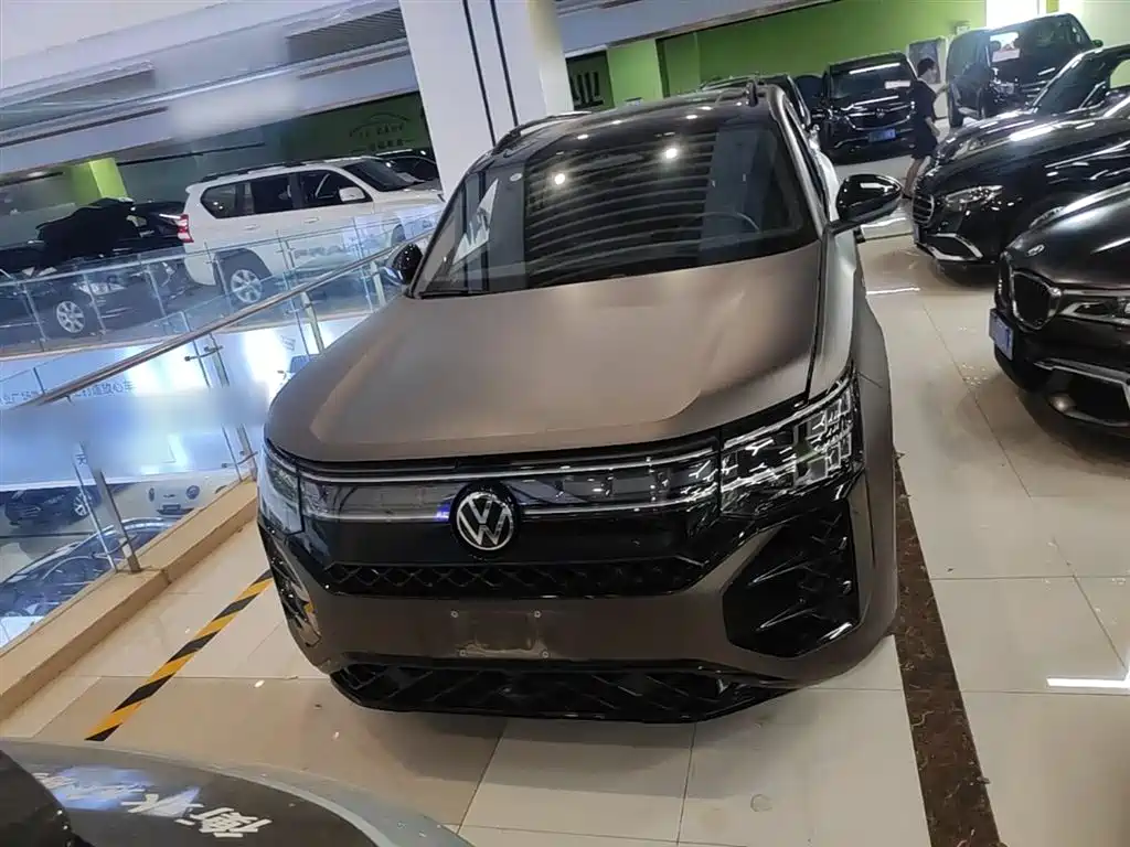 Volkswagen Teramont 2025 Teramont Pro 450TSI 4WD Summit Edition фото 3