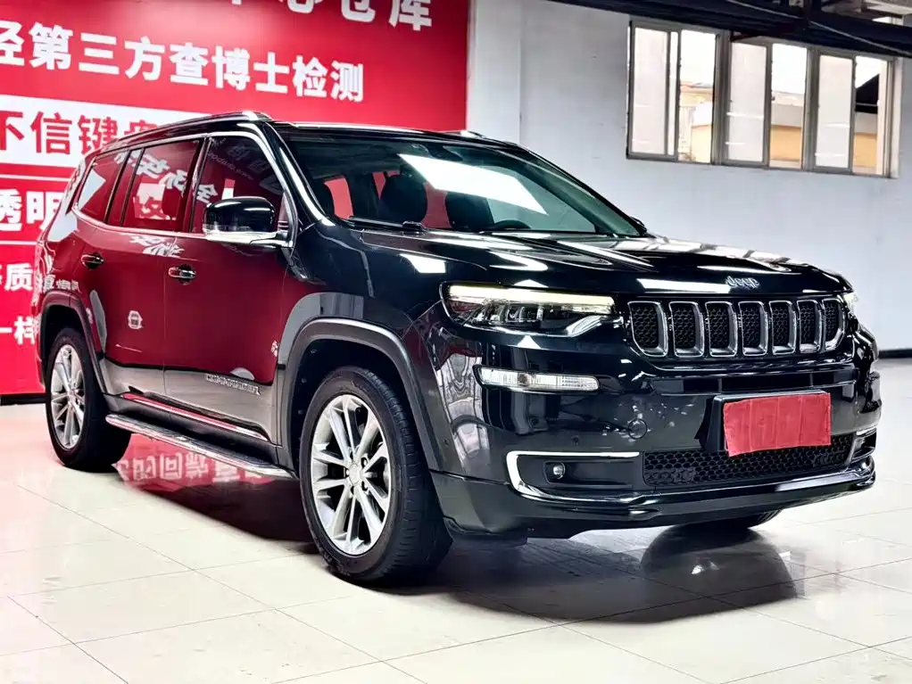 Фото 2 - Jeep Commander