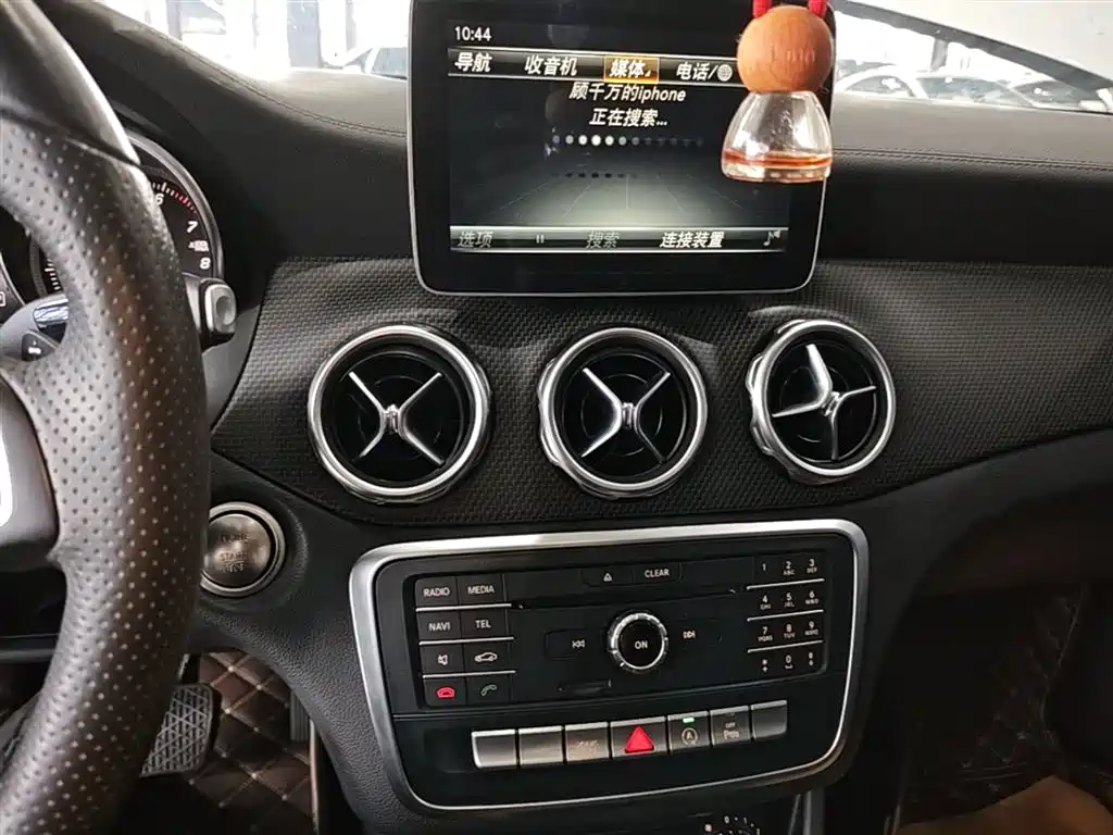 Mercedes-Benz GLA 2017 GLA 200 Fashion фото 13