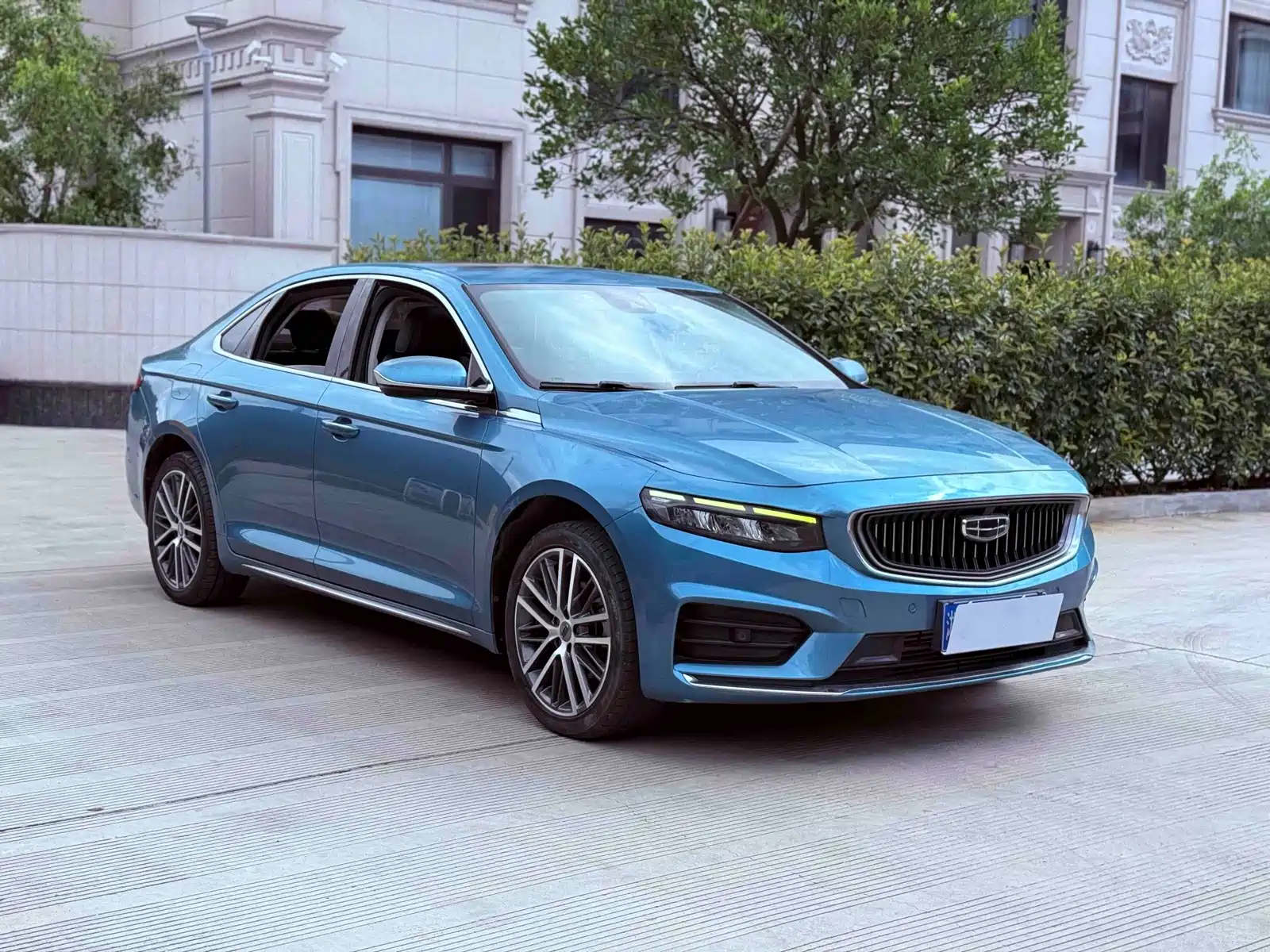 Фото 3 - Geely Preface