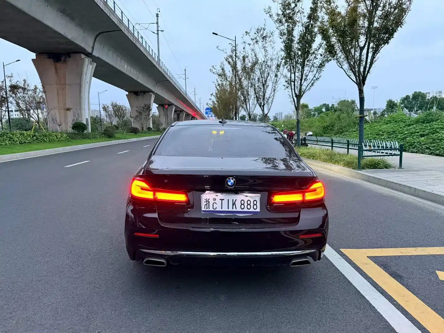 Photo 8 - BMW 5 Series