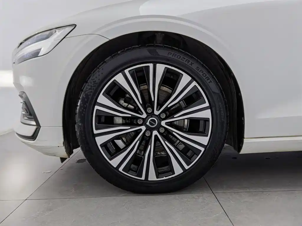Volvo S60 2024 2024 B4 Inscription Luxury Edition