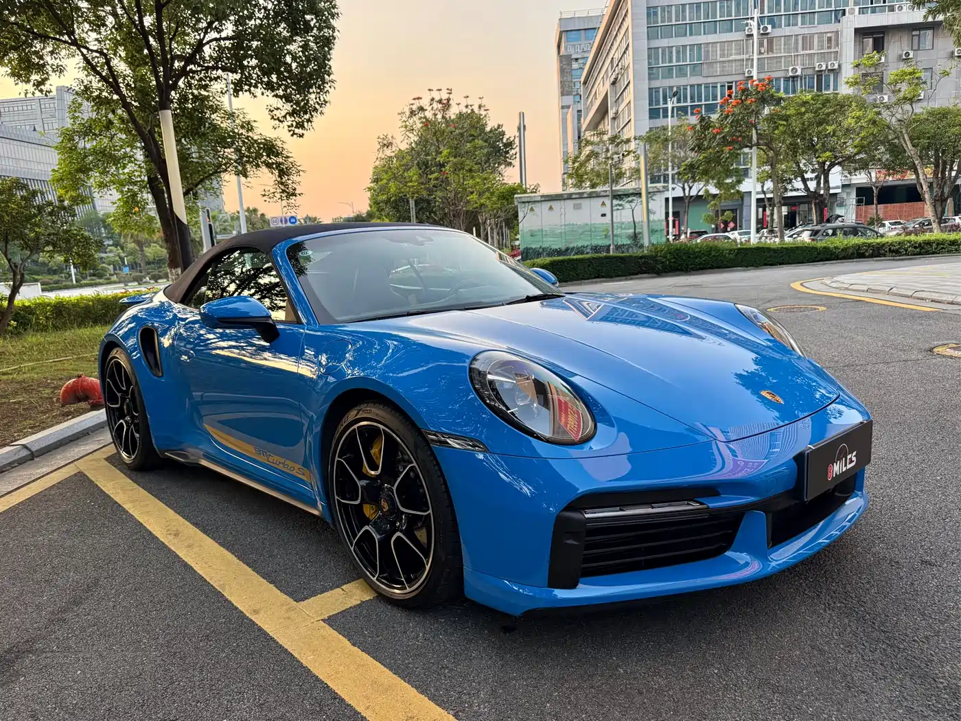Porsche 911 2022 Turbo S Cabriolet 3.7T фото 3