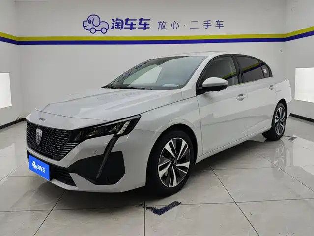 PEUGEOT 408