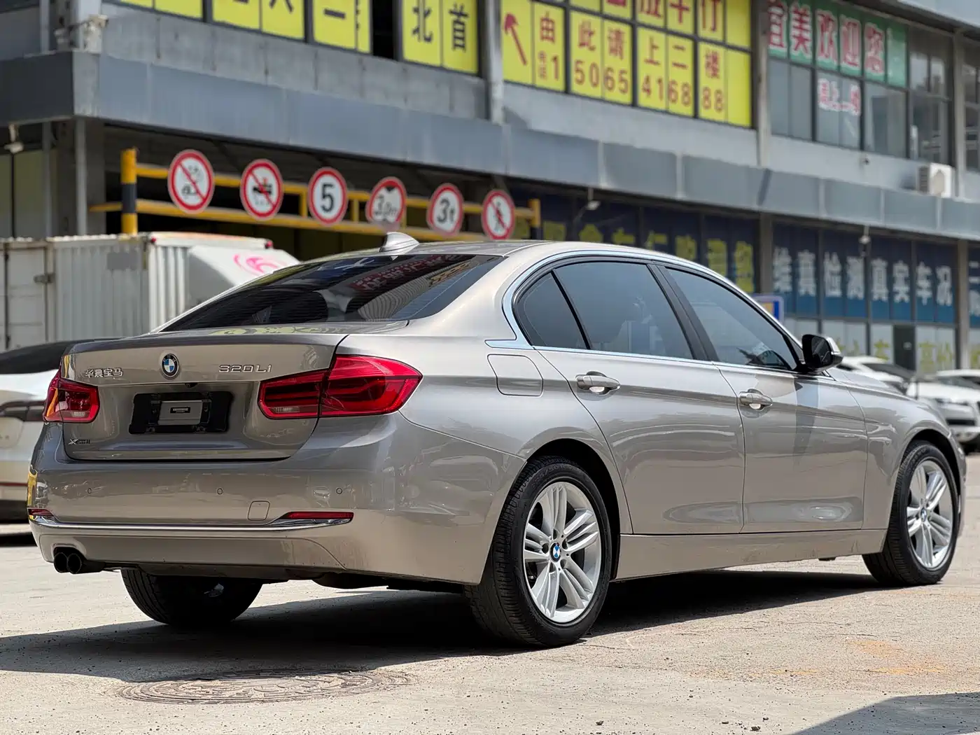 BMW 3 Series 2017 320Li xDrive Fashion фото 8