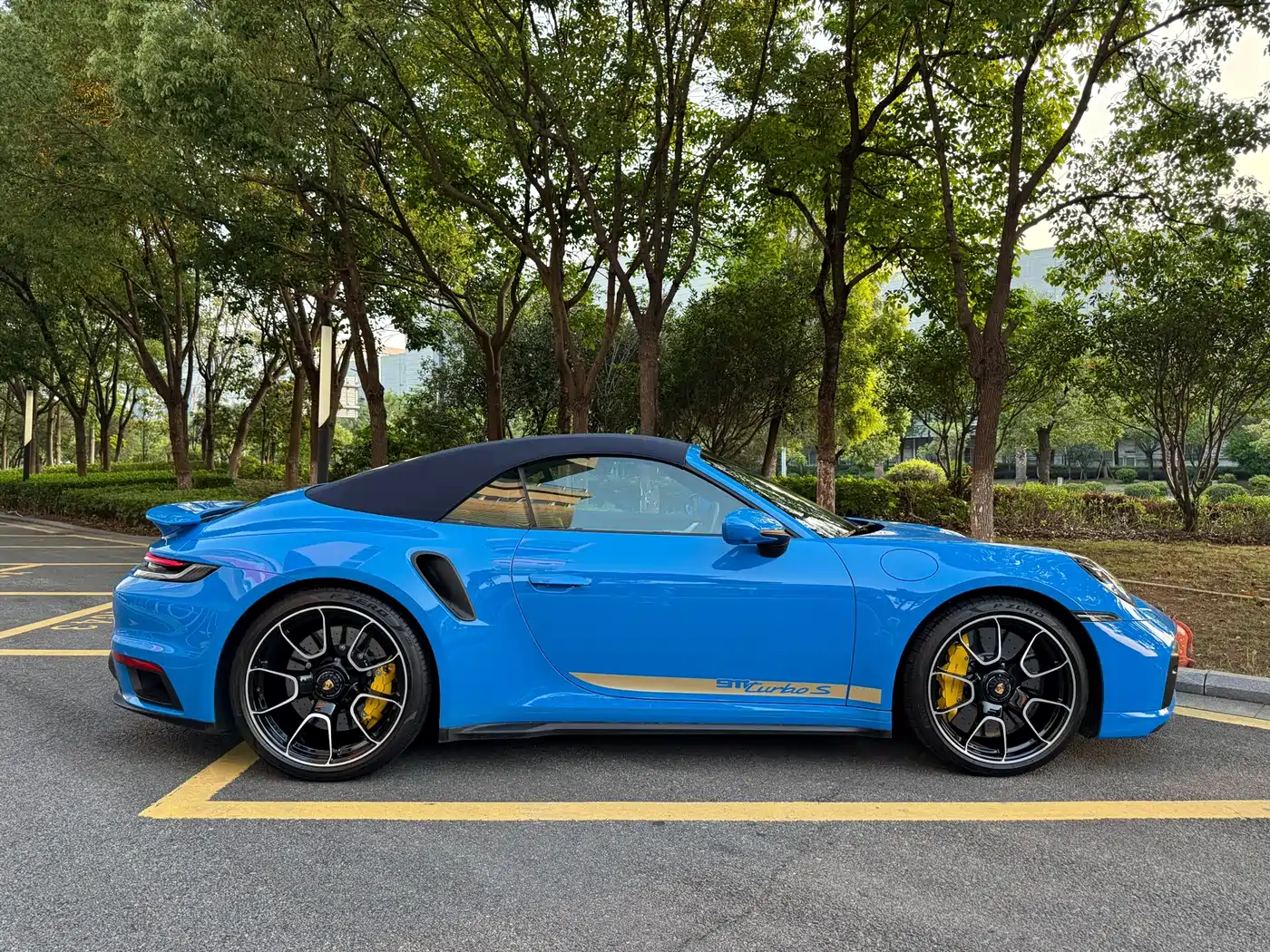 Porsche 911 2022 Turbo S Cabriolet 3.7T фото 4
