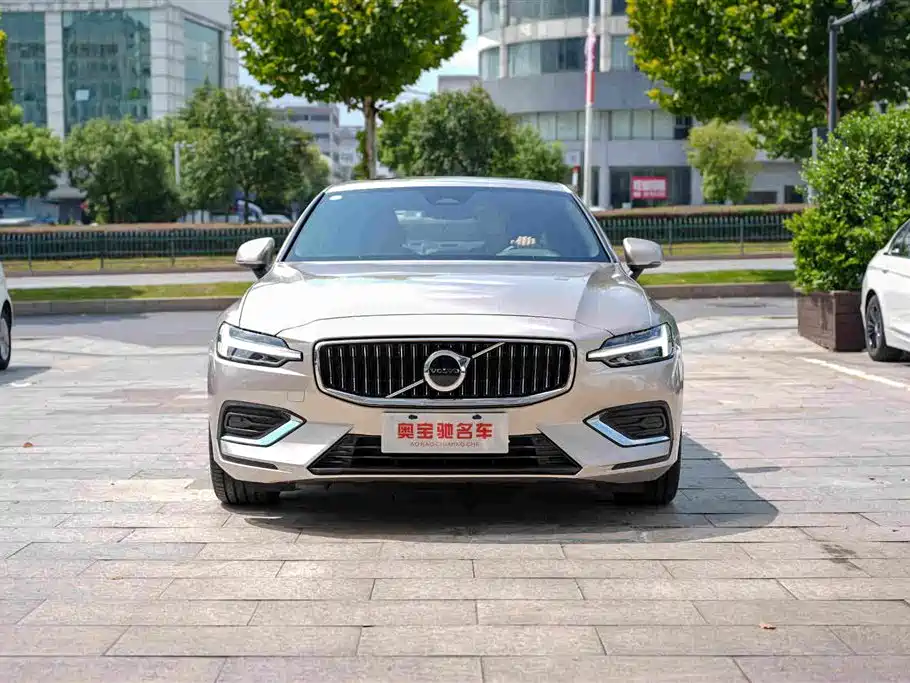 Фото 2 - Volvo S60