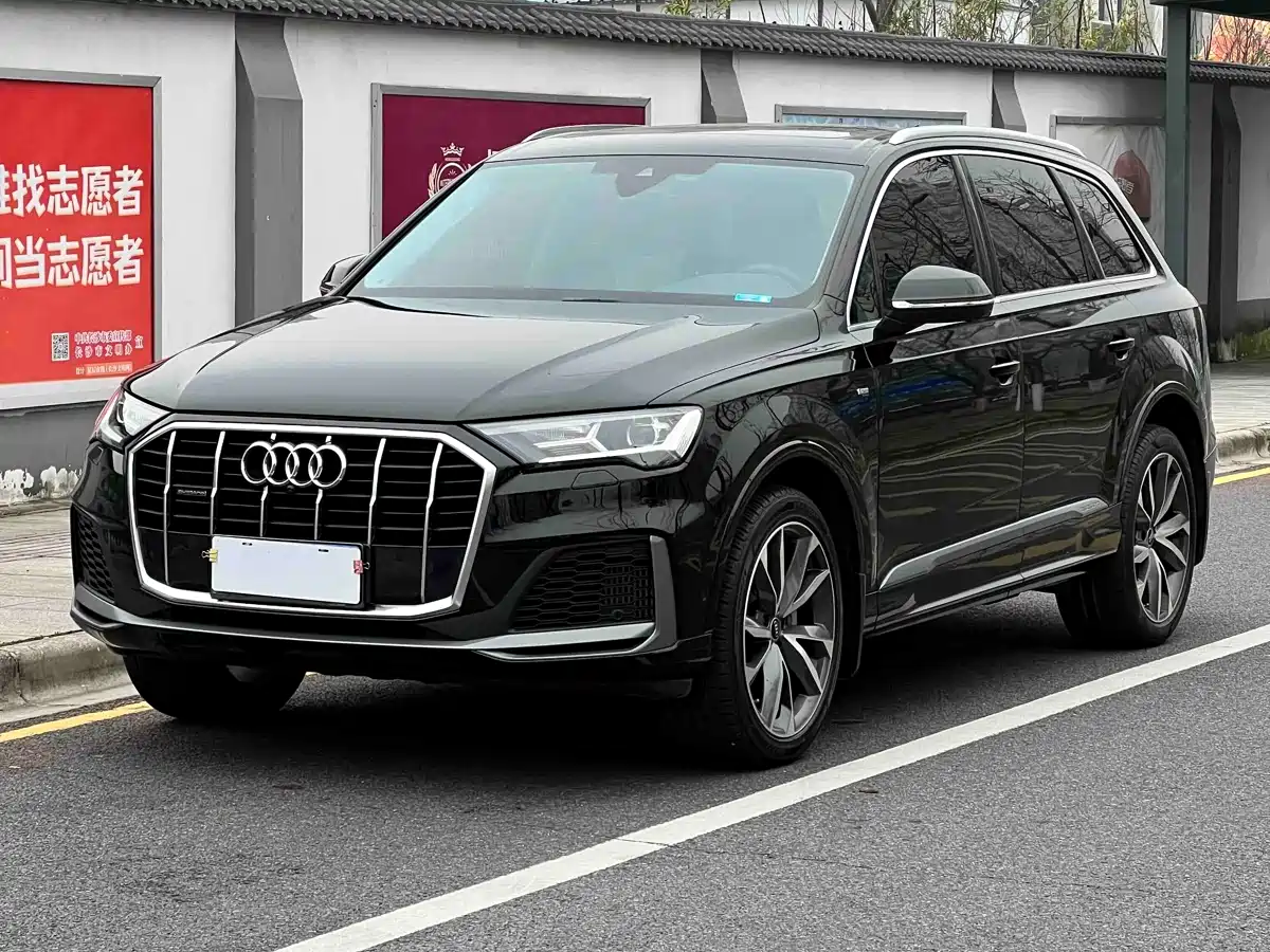 Audi Q7 2023 55 TFSI quattro S line Sport