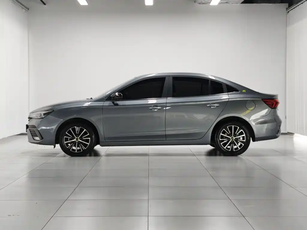 Photo 2 - Roewe i5