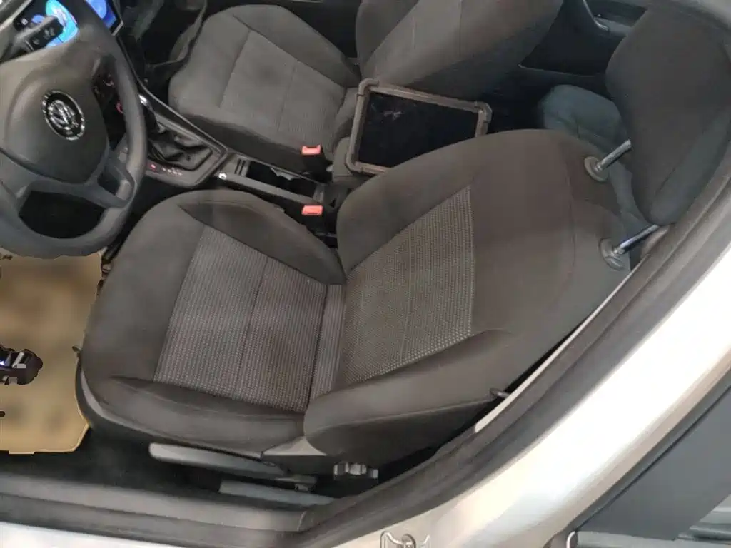Volkswagen Lavida 2017 1.6L Automatic Trend Edition фото 15