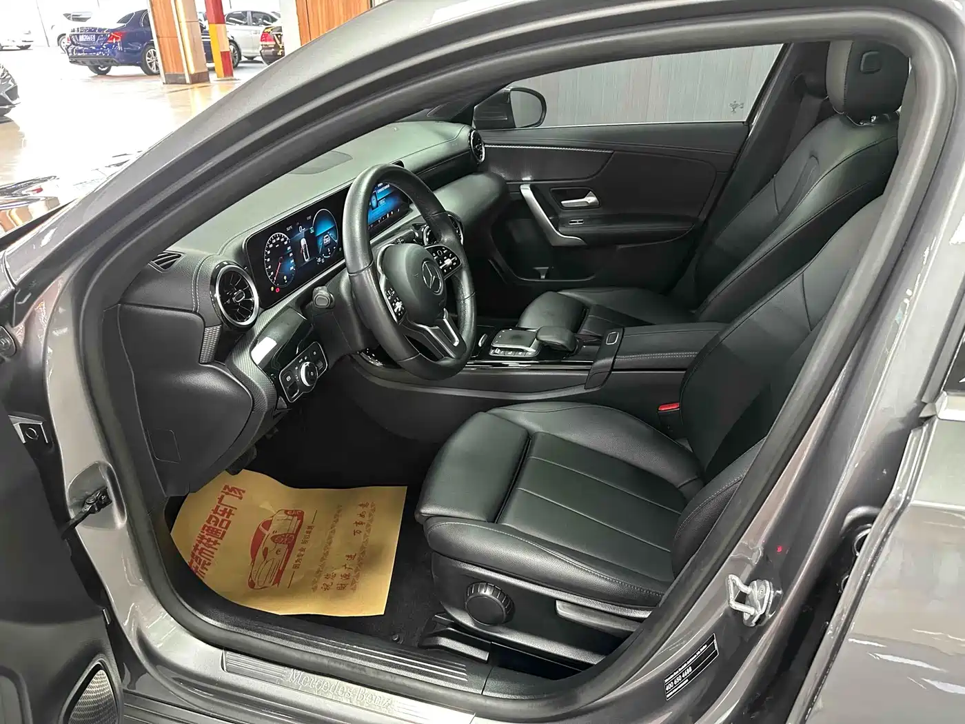 Mercedes-Benz A-Class 2022 A 200 L Sport Sedan Dynamic фото 3