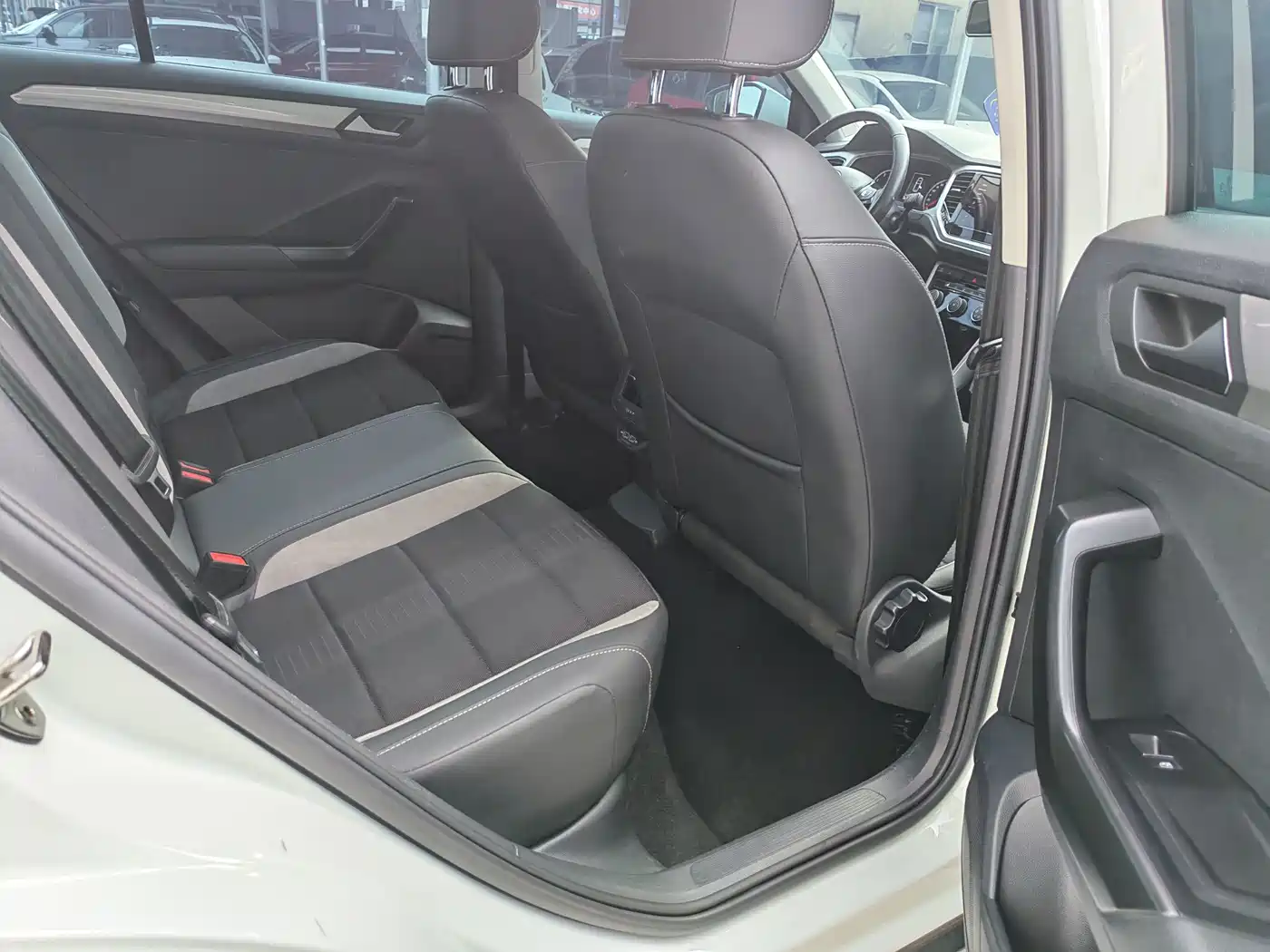 Volkswagen T-Roc, миниатюра 9