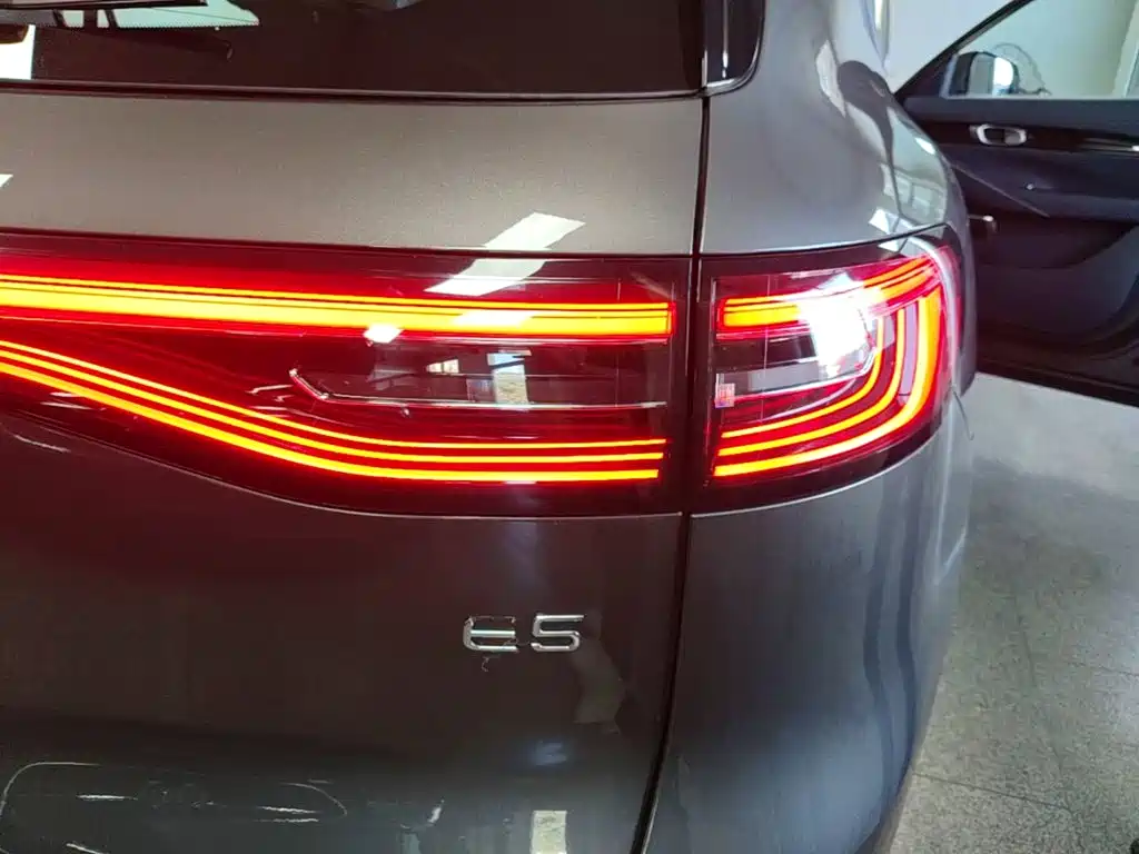 Фото 8 - Geely Galaxy Galaxy E5