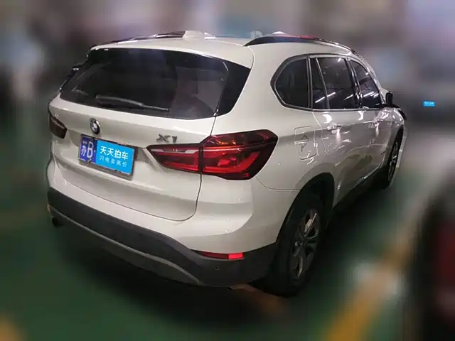 BMW X1 2016 sDrive18Li Premium Model — фото 2