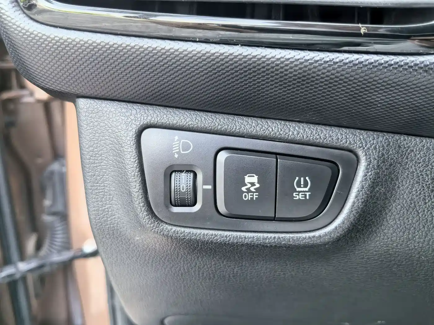 Hyundai Elantra 2018 1.6L Automatic Pleasing Edition GL China VI фото 12