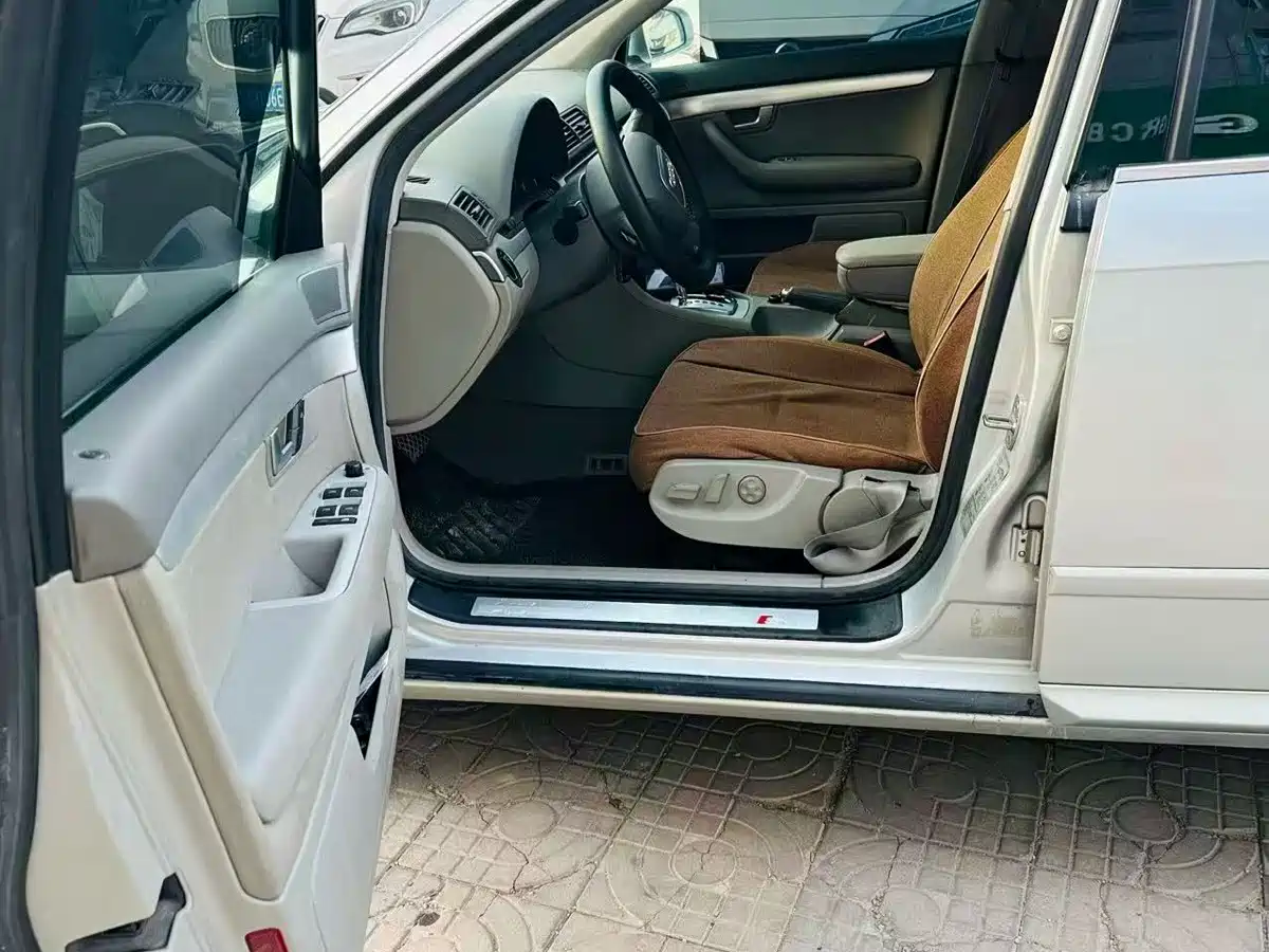 Фото 7 - Audi A4
