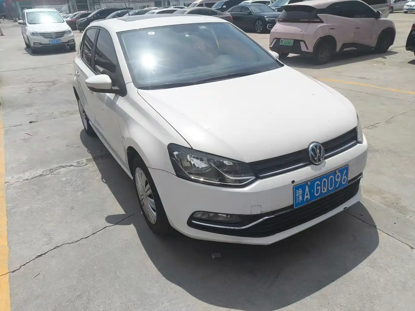 Volkswagen Polo 2016 1.6L Automatic Comfort фото 3